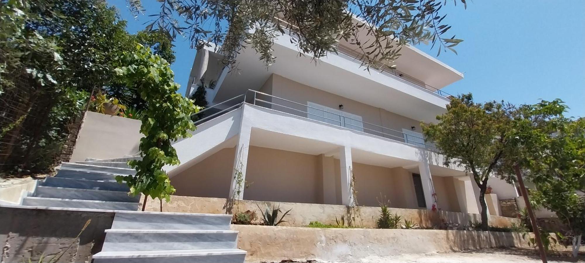 Thomas Apartamento Sarandë